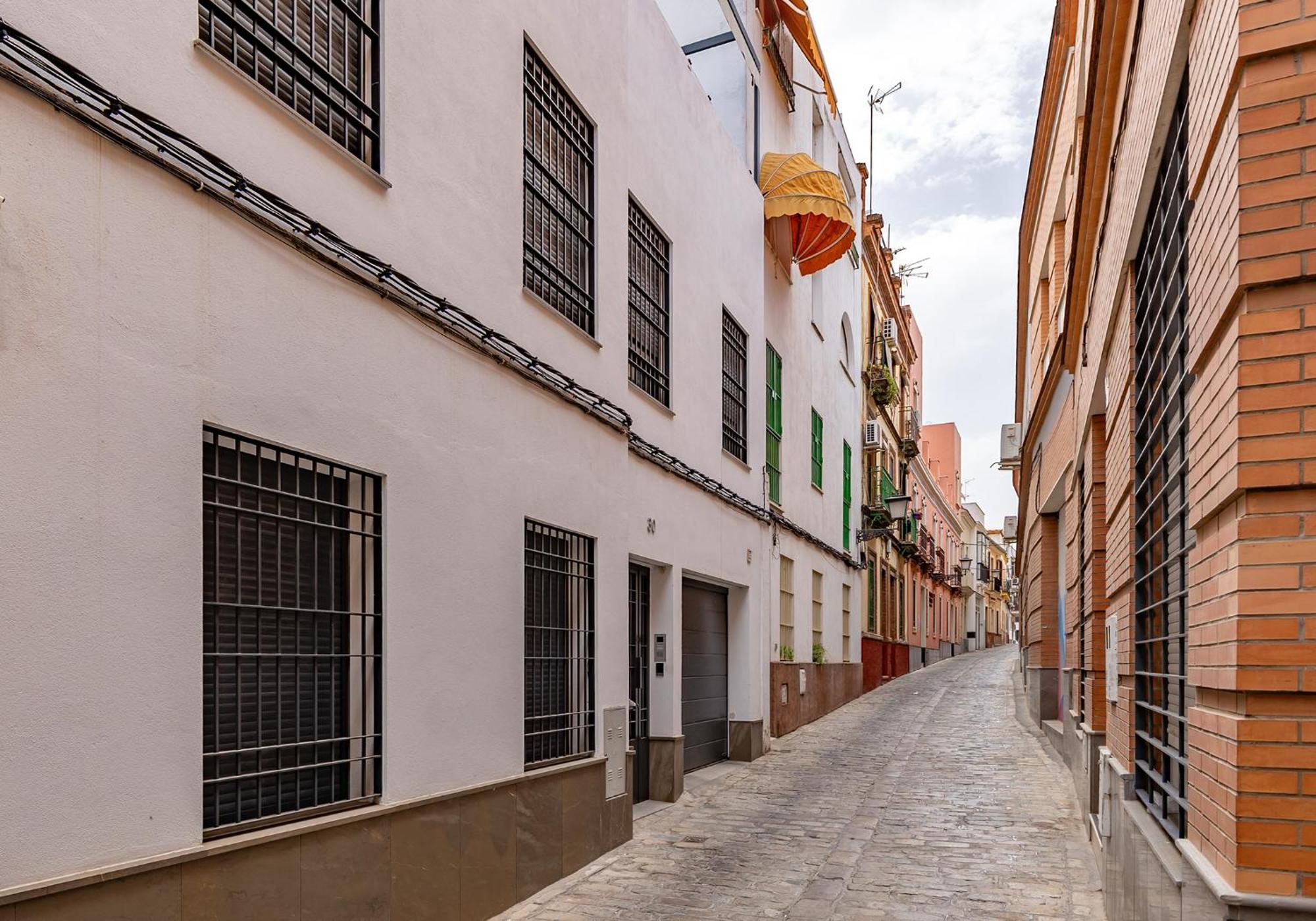 Bajeles City Center Sevilla Bagian luar foto